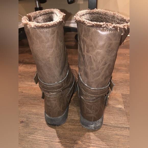 Rugged Outback |  Brown Lined Winter Boots: US 9 - Picture 13 of 16